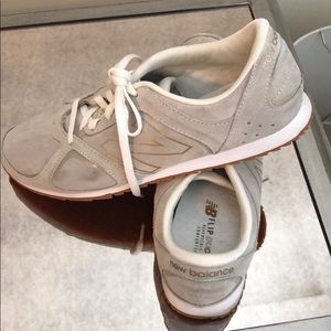 Suede (New Balance) Athletic Shoe